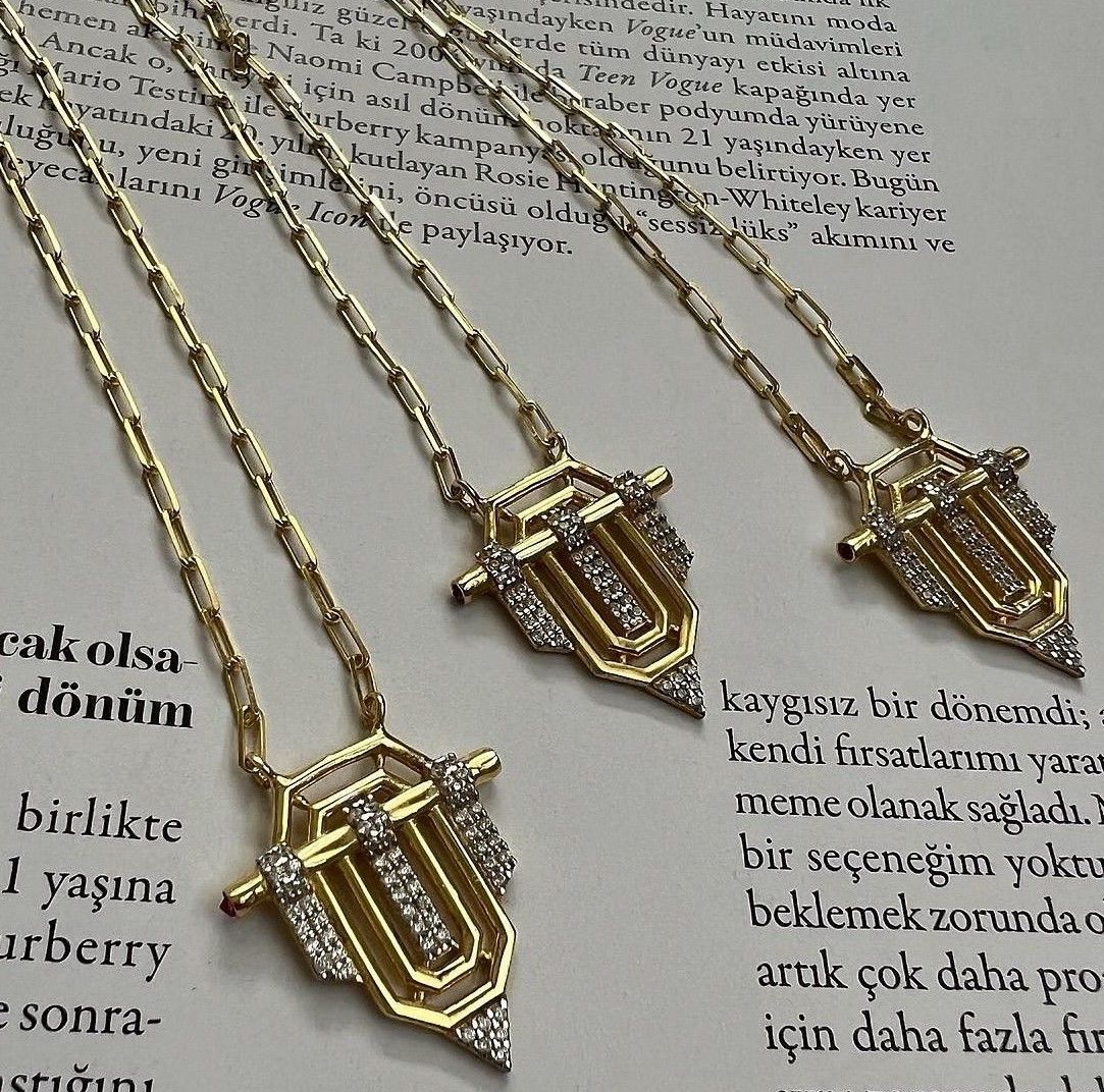 Büyük Taşlı Ok Kolye