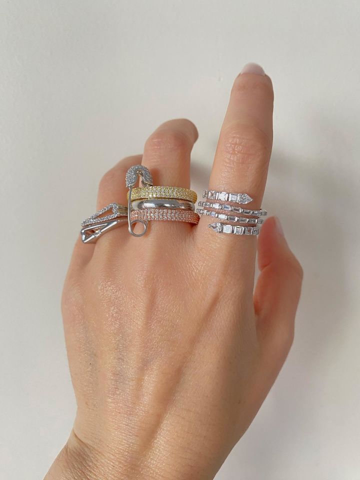 Çengelli Taşlı Yüzük