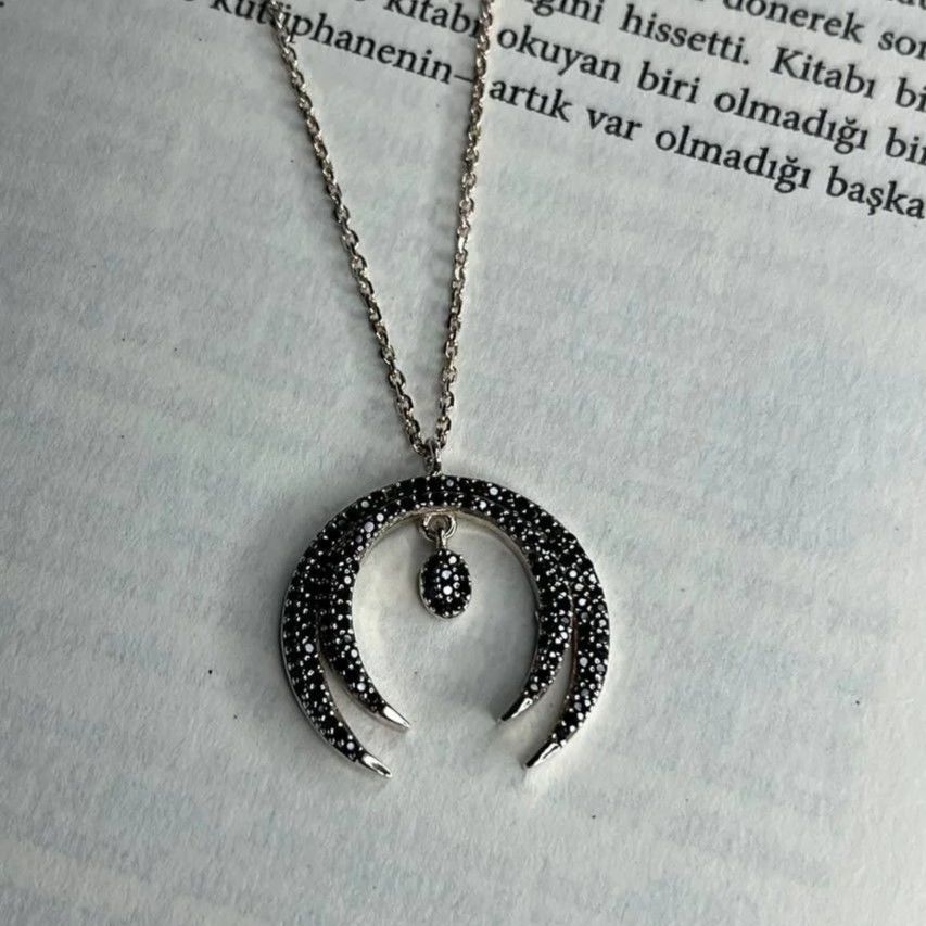 Siyah Zirkon Taşlı Kolye