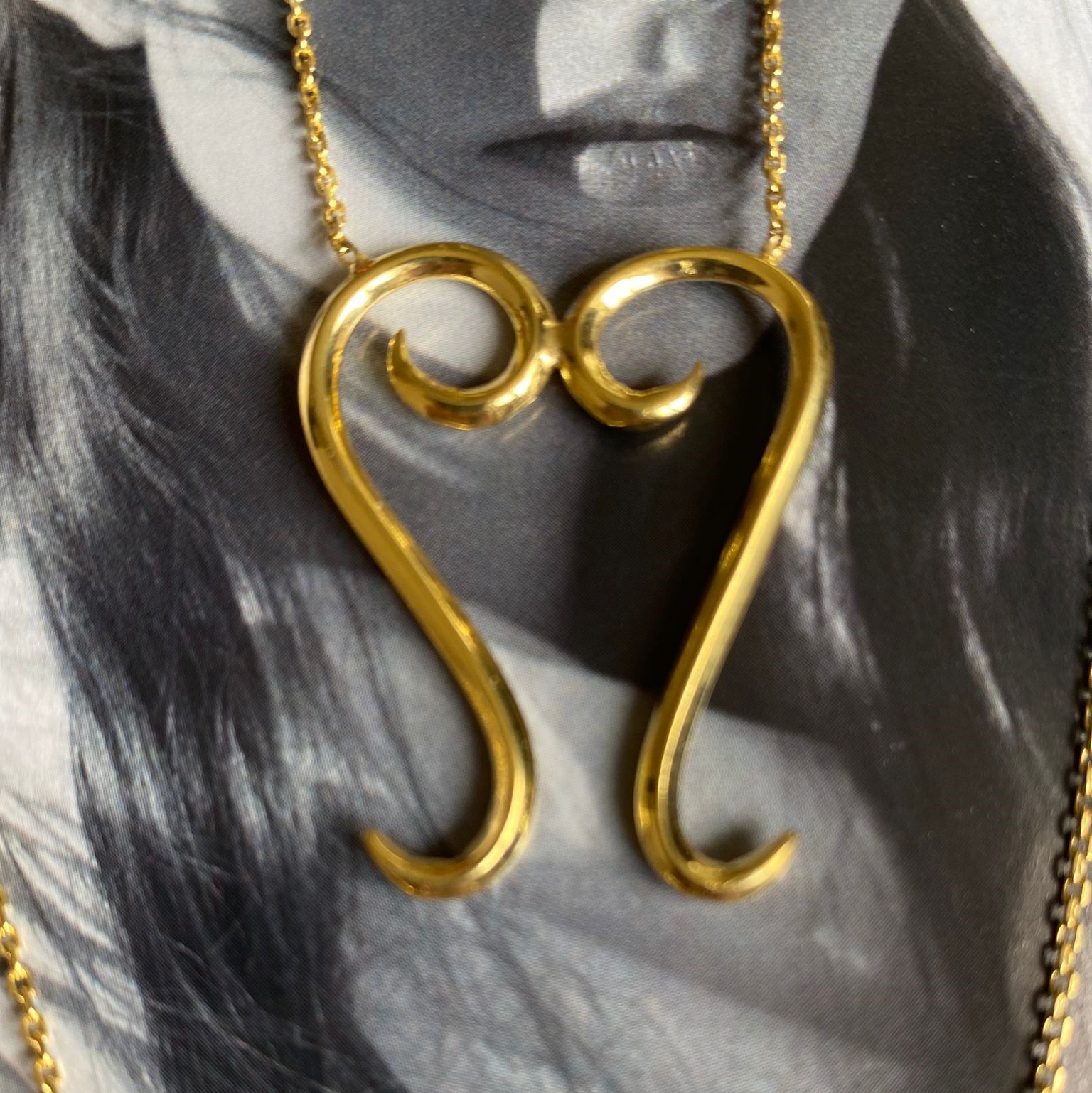 Tuguj Sülale Arması Kolye