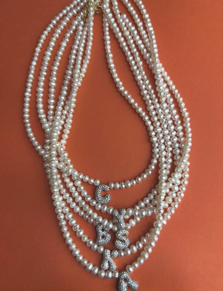 Gerçek İnci Bombe Harf Kolye