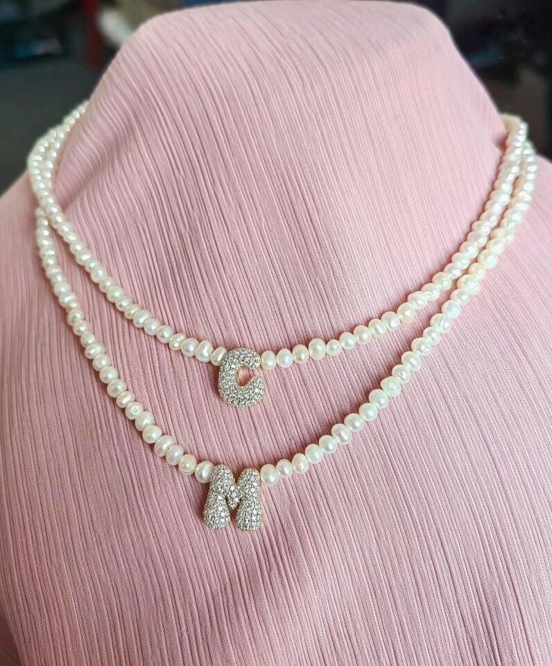 Gerçek İnci Bombe Harf Kolye