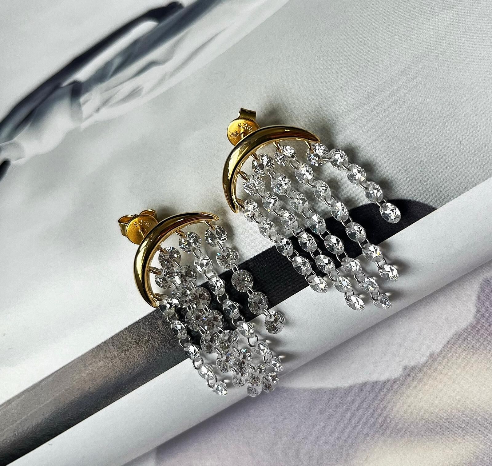 Kristal Taşlı Küpe